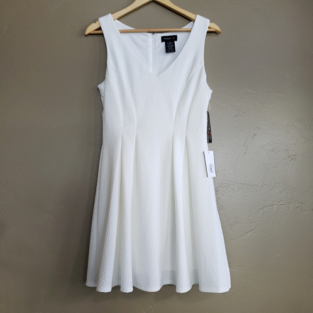 NWT Teeze Me White Skater Mini Dress V-Neck - Picture 5 of 13